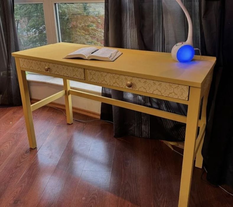 Дамско бюро декоративно