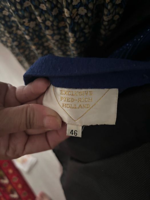 Продам женский костюм