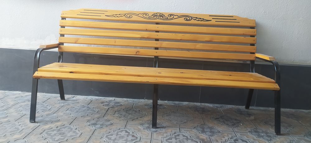 Стол и две скамейки (комплект). Дерево. Новые. Срочно;