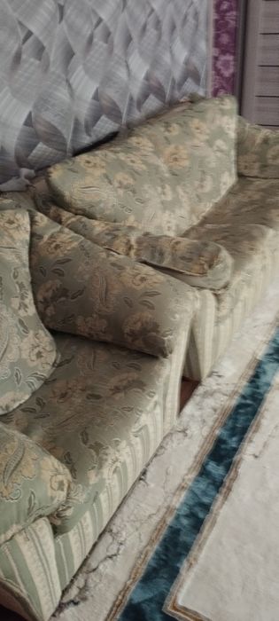 Два дивана и кресло