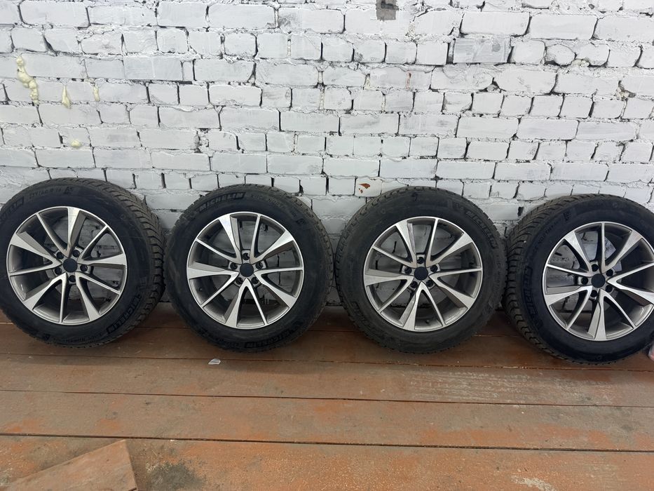Зимние шины  michelin 25/23 на дисках