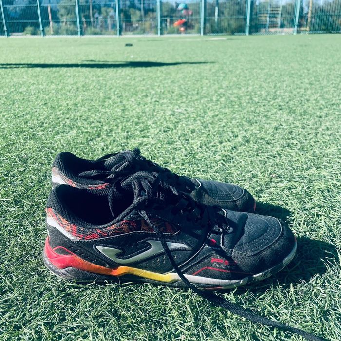 Сарканошки Joma 41размер  чёрном цвете
