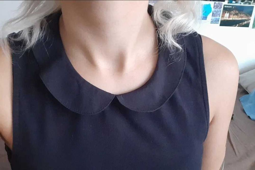 Rochie gotica cu guler