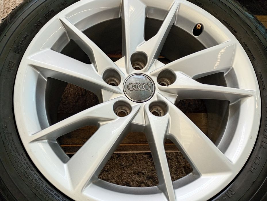 Топ състояние 16-5х112 ЕТ35 6.5j Audi A4 B9