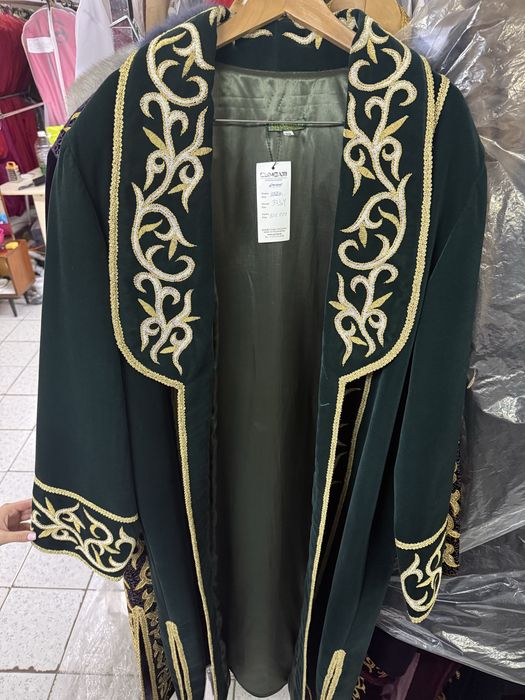 Продам зеленый казахский шапан