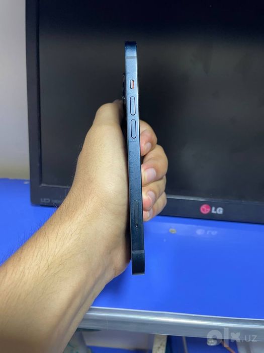 iPhone 13 ko‘k, ideal holatda