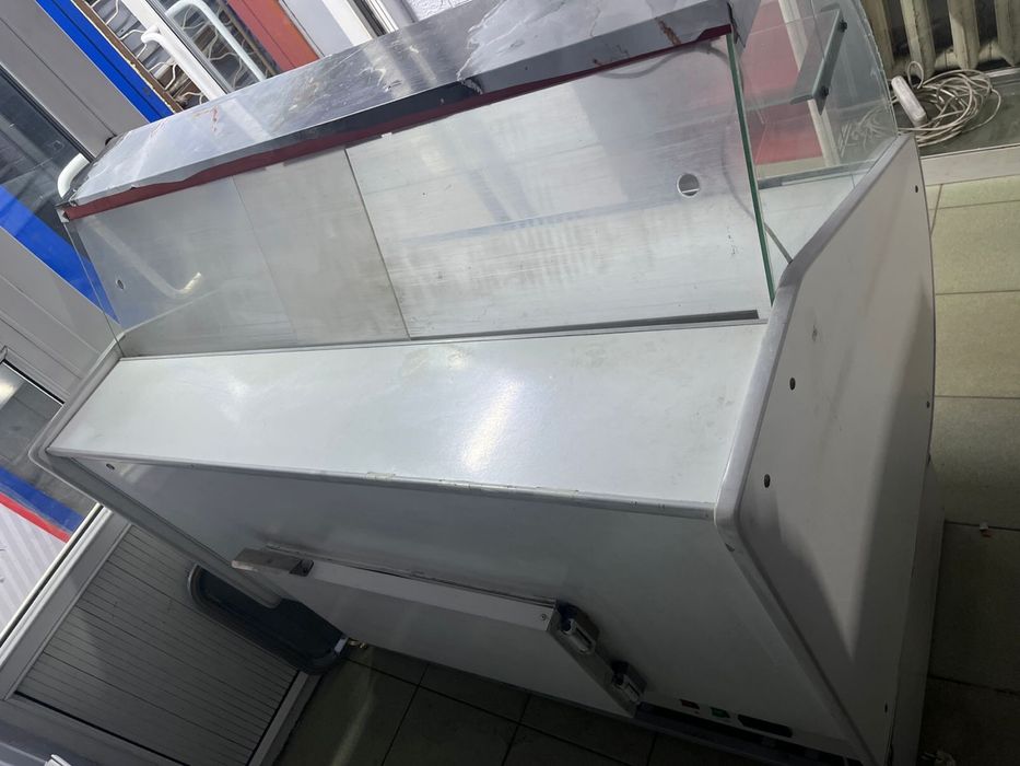 Витринный холодильник