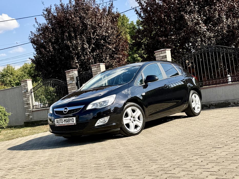 Opel Astra J Ecoflex Benzina Posibilitate Rate / Garantie / Buy-Back / Livrare