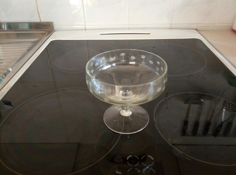 Ваза старинная,металлическая