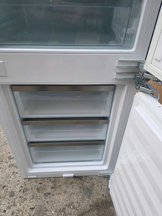 Хладилник за вграждане с фризер Miele kfn 7734 d
