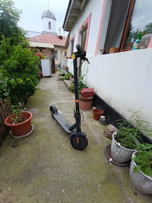 Trotineta electrica Xiaomi essential și BMX Decathlon