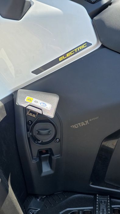ATV Can-am Outlander MAX Electric T3b 2026