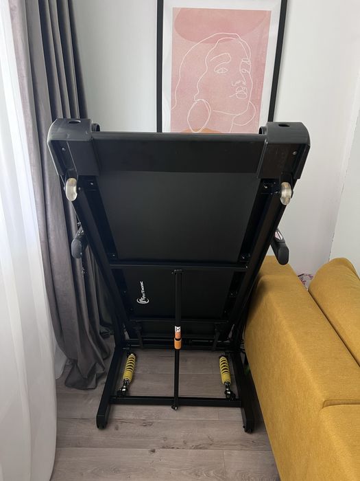 Banda de alergat electrica FitTronic® Delta 550, motor 4.0 CP, greutat