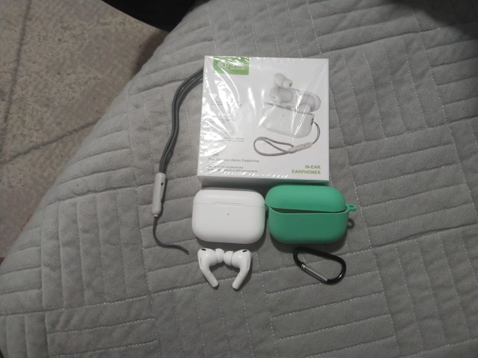 Прдам наушники Stark