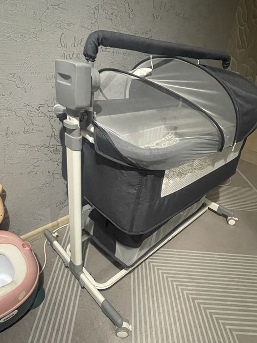 Манеж- кровать .