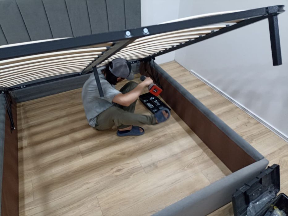 Продам двуспальную кровать