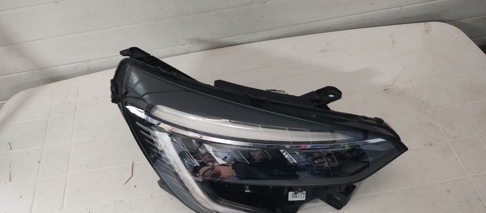 Far dreapta clio 5 full led cod 260109379R