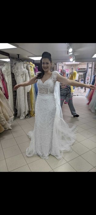 Различна булчинска рокля