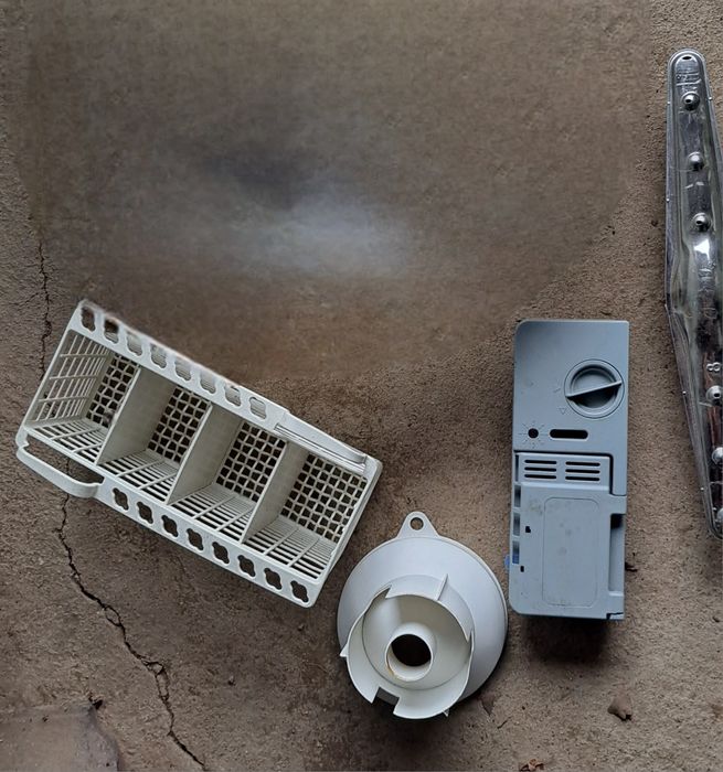 Части за съдомиялна INDESIT IDL 42