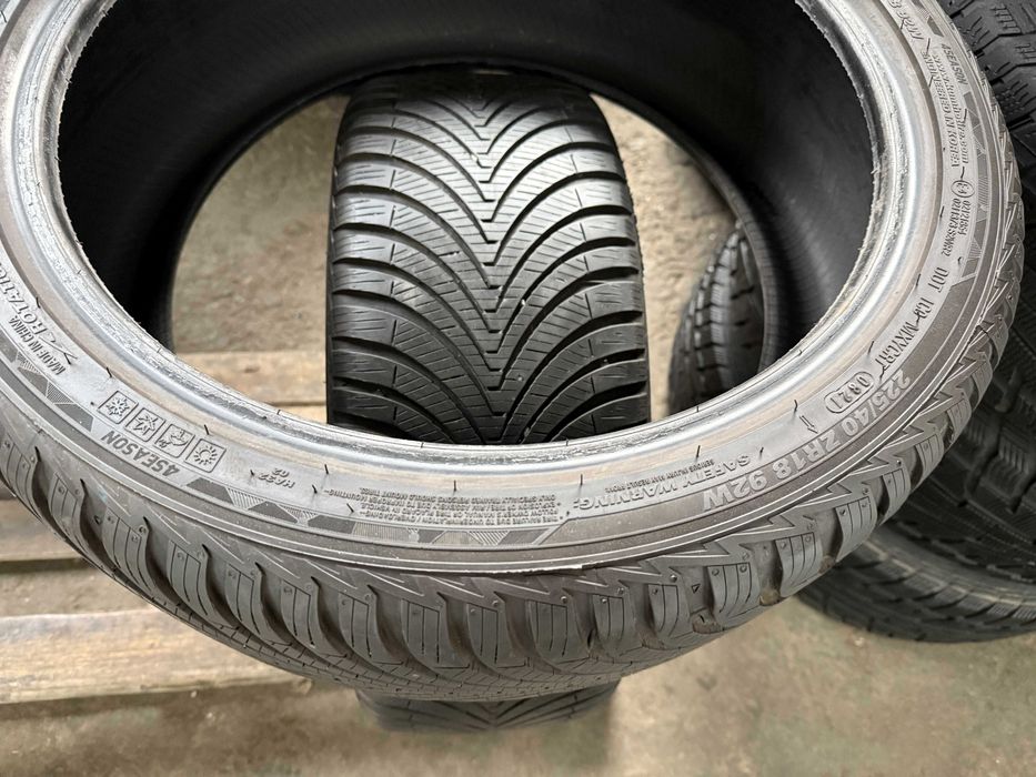 2x Anvelope All Season 225/40 r18 M+S - Kumho Solus 4S HA32