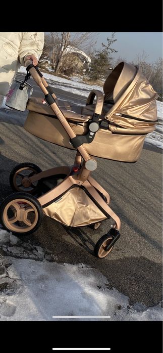 Коляска HOT MOM