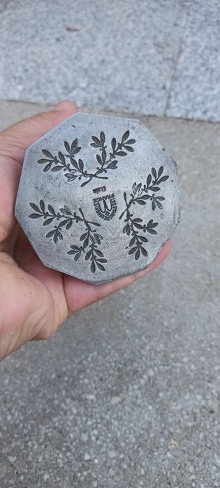 Clepsidra veche în stare foarte bună