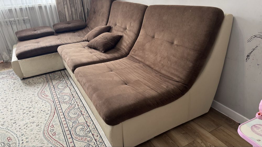 Диван             .