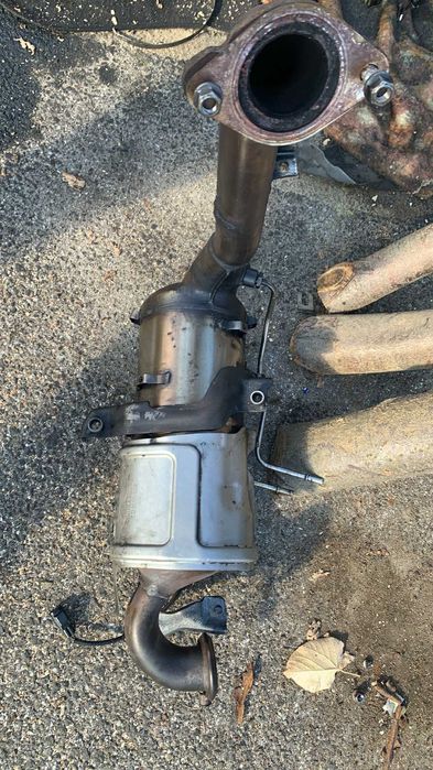 Оригинални части Mazda 3 (2006) 1.6 дизел — отлична кондиция