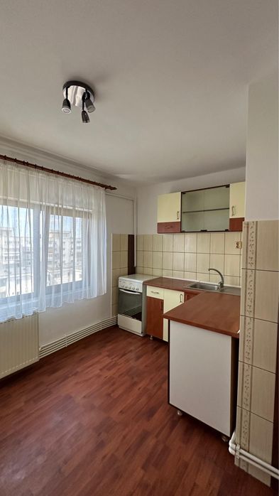 Inchiriez garsoniera nemobilata confort I sporit zona 1 Decembrie