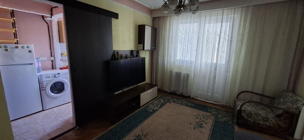 Inchiriez apartament 3camere SD rond 28  Alexandru cel Bun