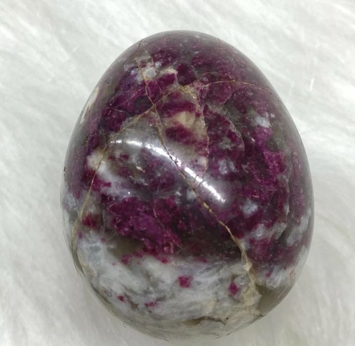 Естествено Рубелит Турмалиново яйце 655 карата