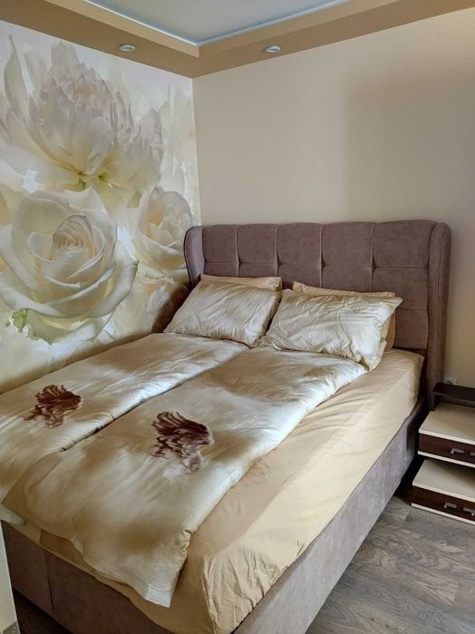 Тристаен апартамент в Центъра