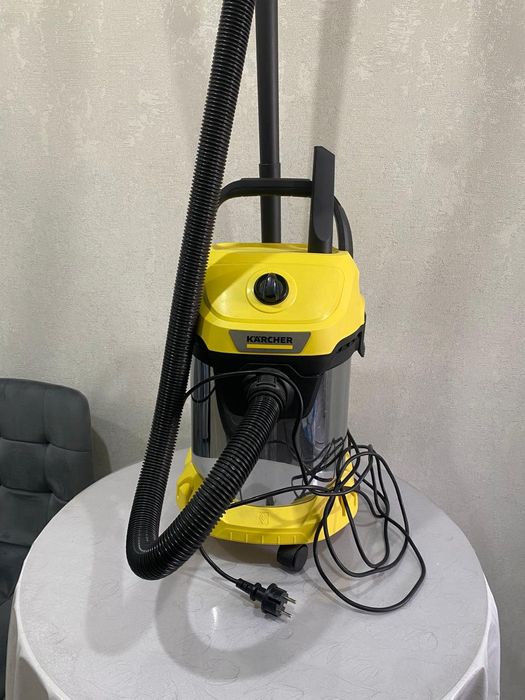 Пылесос Karcher в хорошем состояний