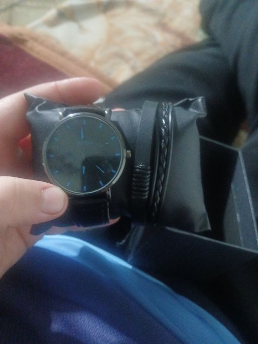 Часы обычные кварцевые