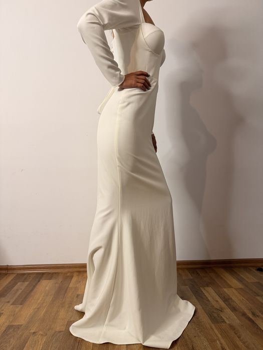 Vand  rochie de mireasa noua cu eticheta si  cu voal- Sibiu- Marime S-XS