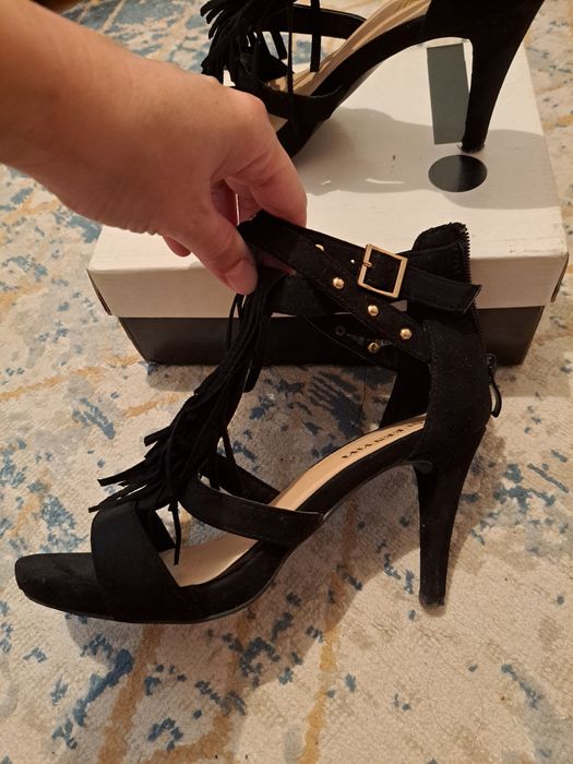 Дерзкие босоножки. 38размер