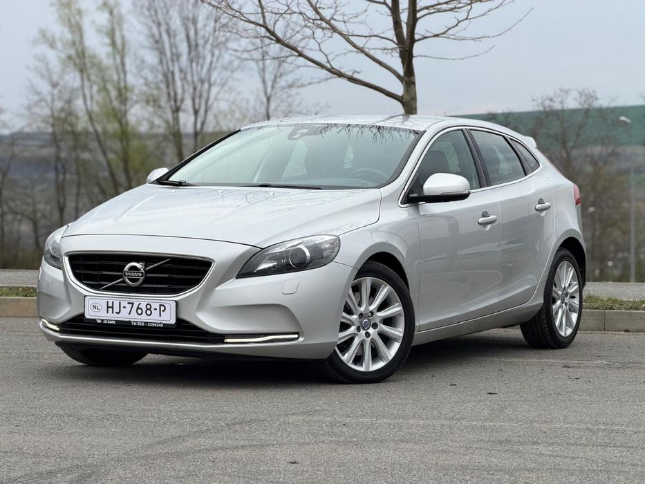 VOLVO V40 2013