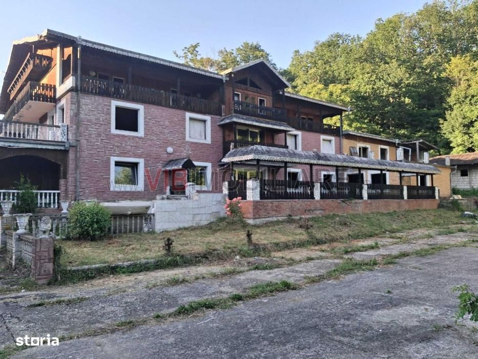 Proprietate turistică | Fost hotel | Teren 8900 mp | Aproape de Dunăre