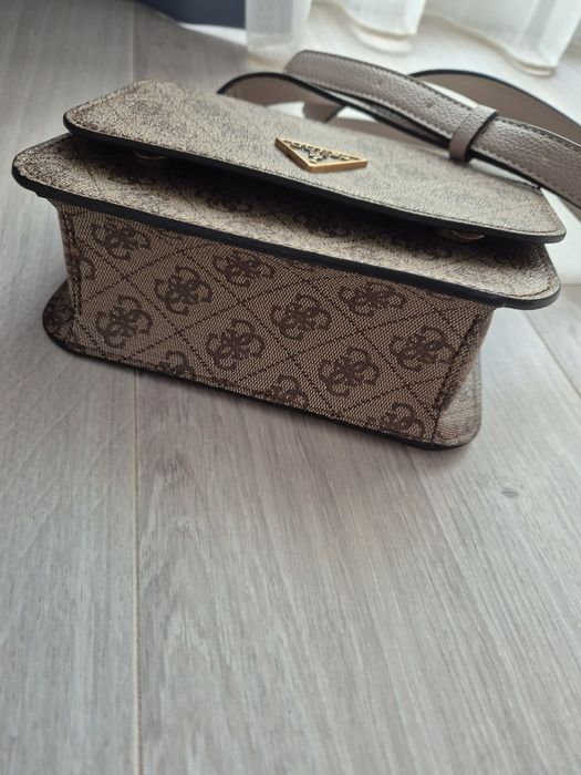 Чанта и колан Guess