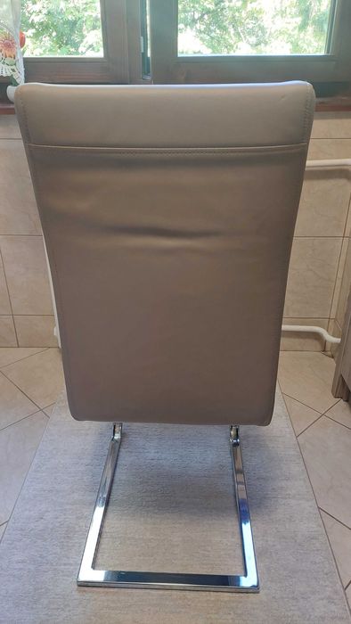 Scaun din piele ecologica