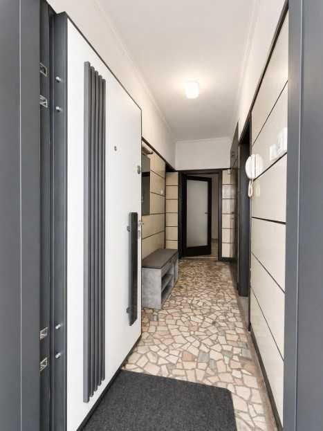 Дава се под наем Тристаен апартамент в София, Гео Милев - 92 кв.м за 371.79 € - Снимка #10