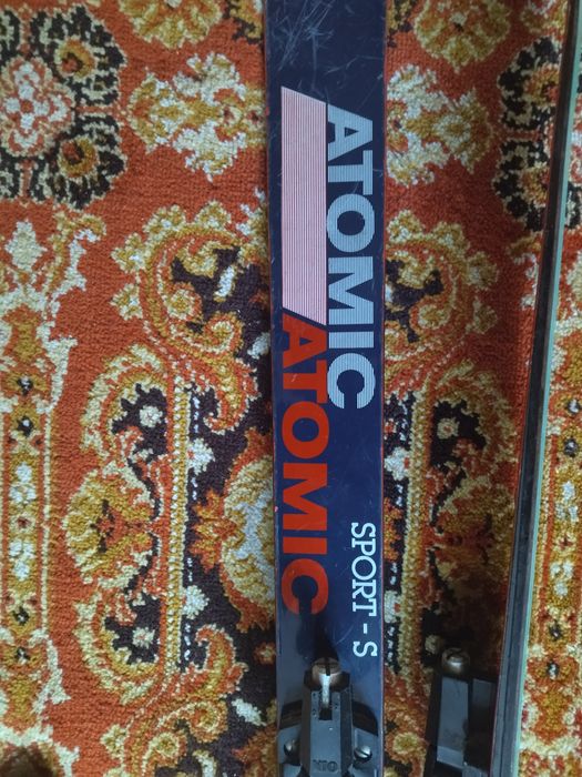 Продавам ски марка Atomic