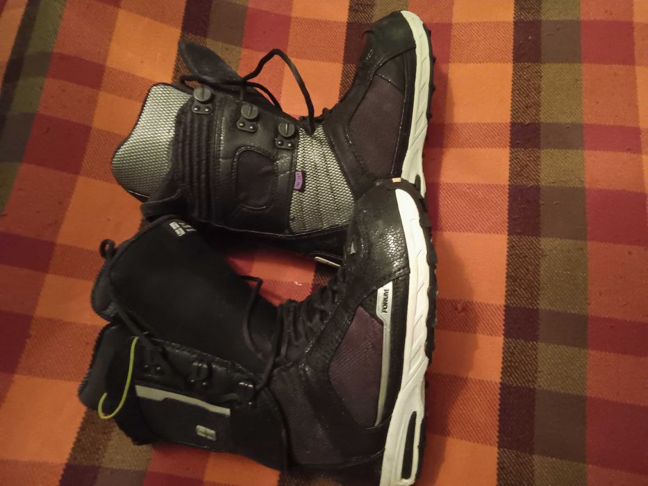 Продавам ботуши за скейборд в отлично състояние номер 44