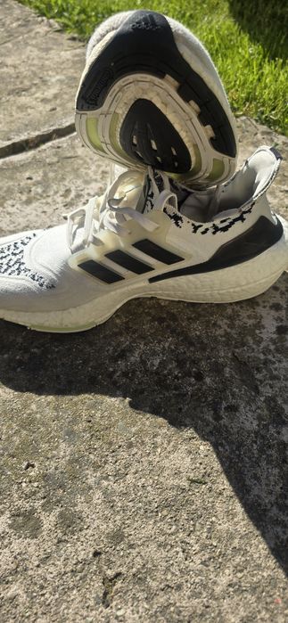 Pantofi pentru alergare Ultraboost 22 GX5573 Alb
Culo