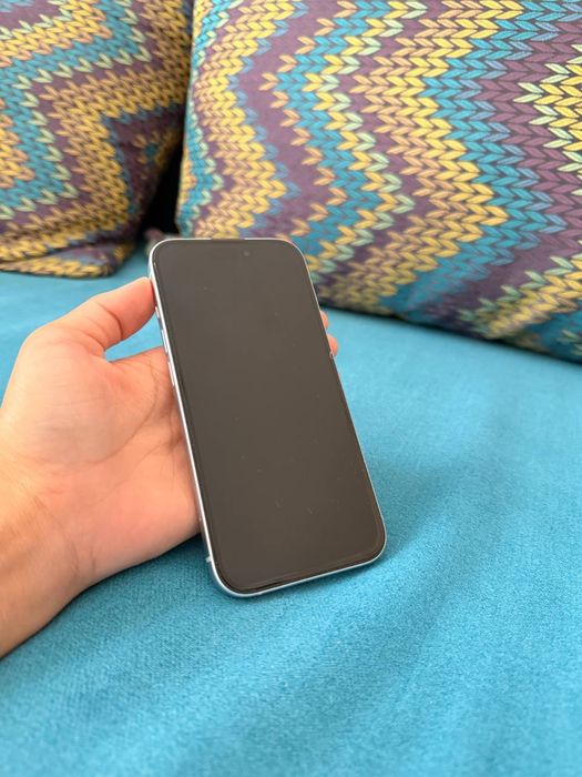 Продам Iphone 15 256gb