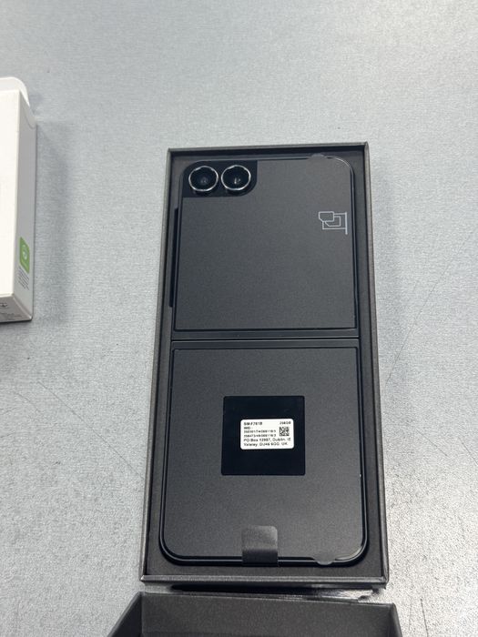 Samsung Galaxy Z Flip7 FE  256GB Black