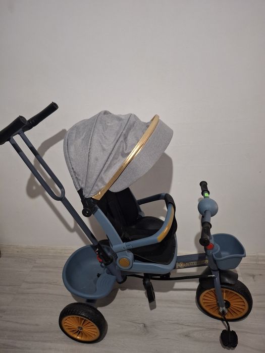 Tricicleta cu pedale, maner si parasolar