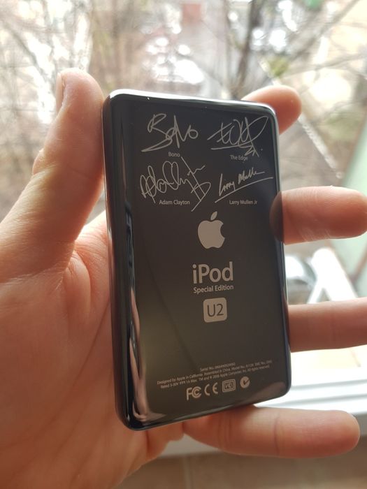 iPod classic U2 special edition.