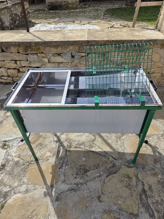 Вана и центрофуга за вадене на мед