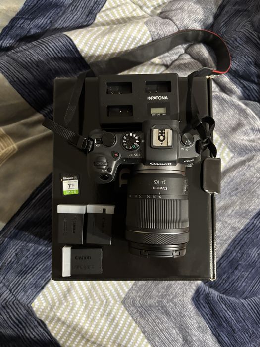 Kit camera mirrorless canon rp cu obiectiv + 3 baterii + card 1tb